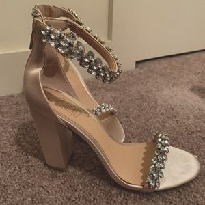 Jewel badgely mischka heels- never worn